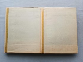 私人收藏老照片 高仓健与友人一行 在斯里兰卡留念 两本大厚册共805枚照片，有高仓健单人照及与友人，僧人等写真照片，另有大量斯里兰卡著名景点的照片 寺院，石佛等 品相如图