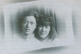 1946年昭24岁摄于江苏淮安
