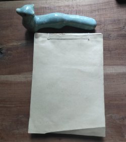 60年代旧纸345克，锁线订，有折页卷角，局部污渍。无写划。