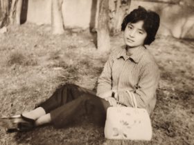 建国早期柔弱的美女老照片