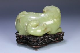 清代 和田黄玉子母瑞兽摆件，尺寸10.5*8.8*6厘米，重598克