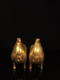 铜鎏金唐马，宽15.5cm高16cm厚7.5cm，一对重约2.8公斤，