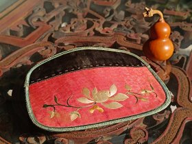 清末民国手绣老荷包