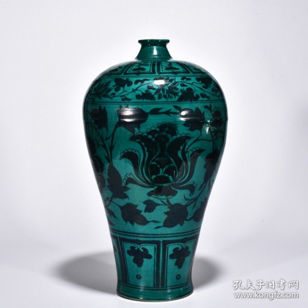 瓷器 元至正八年孔雀绿釉牡丹花卉纹梅瓶 高43厘米 宽20厘米