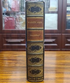 Riviere全皮面装帧 名利场 Vanity Fair 1924年Charles Crombie插图首版 萨克雷Thackeray最杰出作品 淘到一本重印是1930年 想把家里这本出了 取书时可以先把书盒两侧拨开 品相不错如图 欢迎私聊