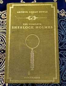《 The Complete Sherlock Holmes 》《 福尔摩斯全集 》（ A Luxury Edition Celebrating ARTHUR CONAN DOYLE'S I5Oth 阿瑟·柯南·道尔 诞辰150周年纪念版 布面硬精装英文原版 ）