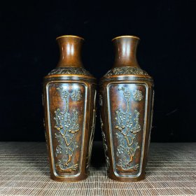 纯铜浮雕梅兰竹菊四君子花瓶一对，单个尺寸高15厘米，宽6.2厘米，一对重716克，