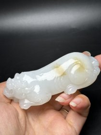和田玉貔貅大气雄浑