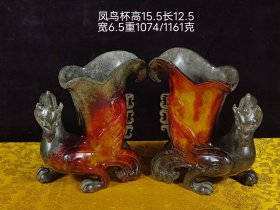 旧藏 精品和田凤鸟杯一对，，雕工精湛，皮克老辣，包浆浑厚细腻，品相如图