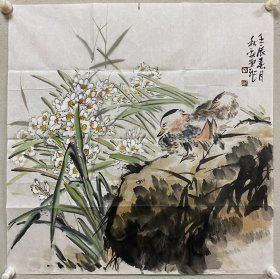 、张秋献，当代著名画家。1960年生，祖籍河南，现居北京。毕业于中央工艺美术学院，。        现为中国美术家协会会员，海峡两岸文化交流协会理事，北京工业大学客座教授，中国书法研究会秘书长，中国吴道子画院副院长，中国国画家协会理事。