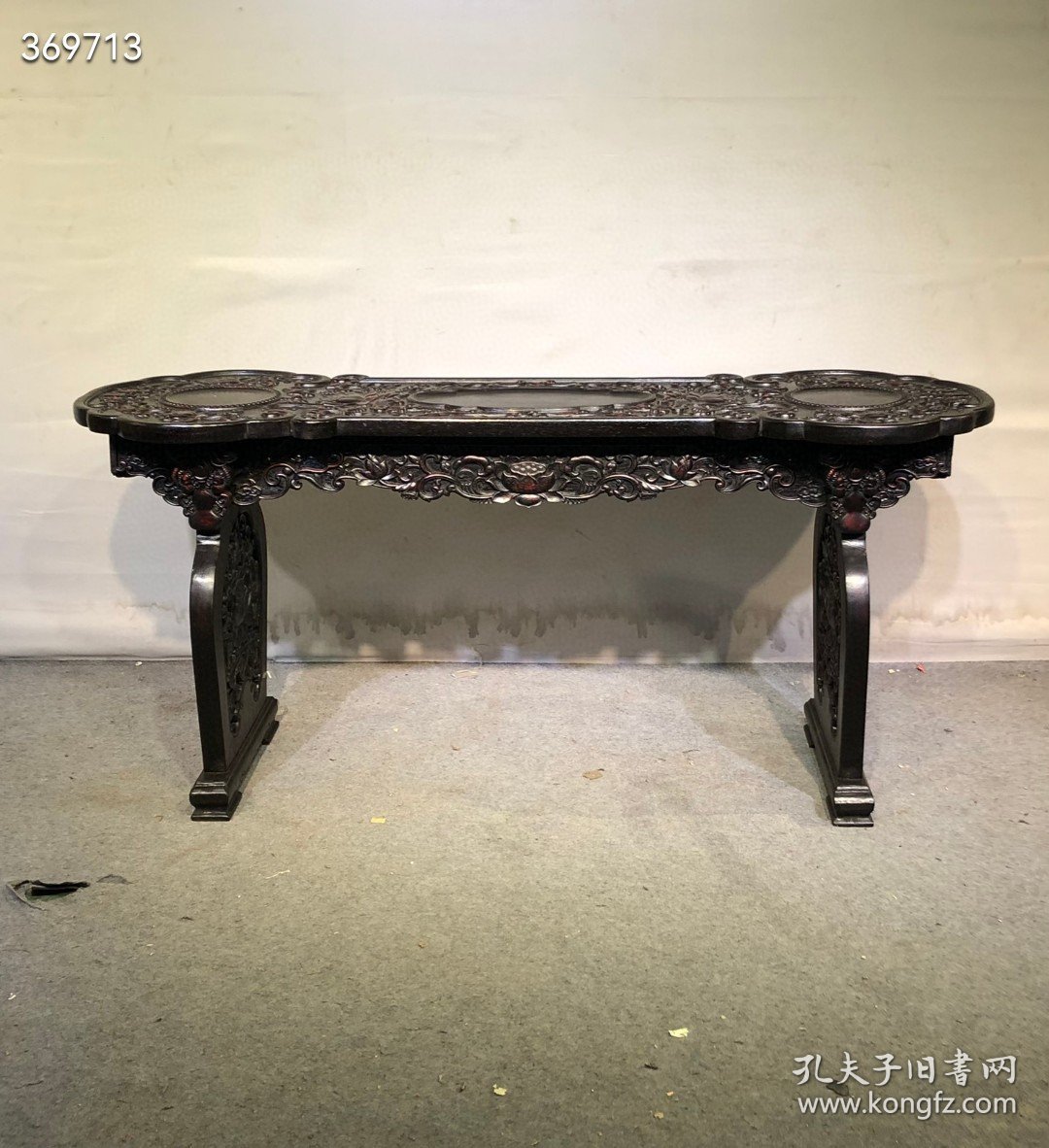 珍藏小叶紫檀高浮雕荷花条案