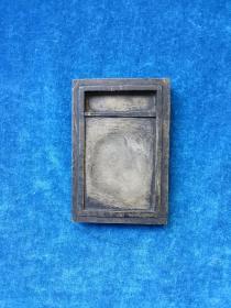 民国砚台（砚台规格：14x9.5x1.8Cm。盒规格：25Ⅹ15Ⅹ7Cm 盒底款：胡宪章）