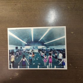 中国人民航空老照片：渝中区人防 解放碑地下健美城。孙成贵摄影报道