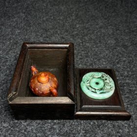 旧藏花梨木镶螺钿首饰盒内珍藏龙涎香刻工把把壶挂件 收藏送礼佳品