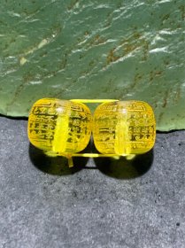 天然乌克兰原矿蜜蜡老形桶珠雕刻心经腰珠两颗，