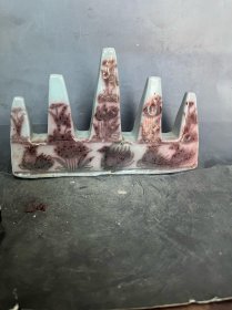 釉里红笔架