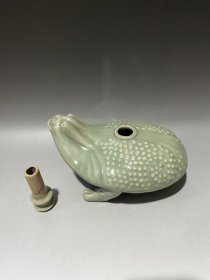 龙泉三足金蟾水滴