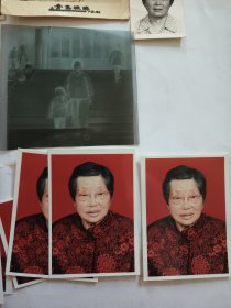 尤玉兰，1979年工人退休证，老照片（淮阴市光华化学厂）