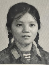 建国早期美女军人老照片
