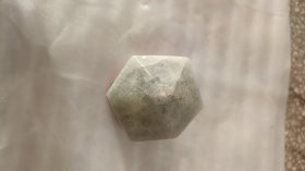 水晶多面体塔型摆件一个