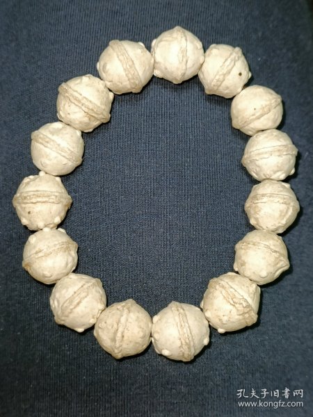 唐宋老珠，瓷胎珠手串，腰里鼓瓷珠，一条15颗珠子，瓷质密度高，和模范线，详细看图。