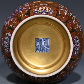 清乾隆珐琅彩鎏金花卉纹交泰瓶，高20厘米直径11厘米