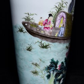 清雍正粉彩鱼家乐纹梅瓶尺寸38*16厘米