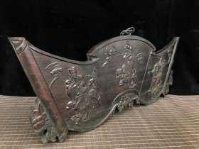 整板雕刻挂匾，雕刻福禄寿三星，画卷造型，别致大方，雕工细腻，温馨大气，尺寸70*28*2.5，