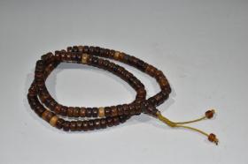 牛角桶珠108颗佛珠手链项链挂件 
尺寸：直径1.0厘米 厚0.5厘米 重85克