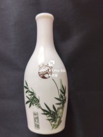 少见的山西杏花村汾酒厂`长城牌竹叶青’小瓷酒瓶