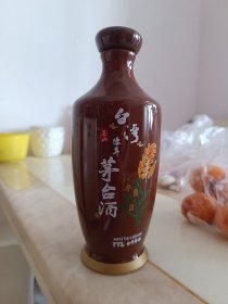 台湾省玉山茅台酒瓶