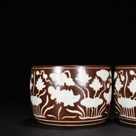 明宣德紫金釉留白鱼藻纹蛐蛐罐 高9.5厘米 宽13.5厘米