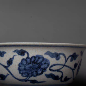 明青花手绘缠枝纹碗