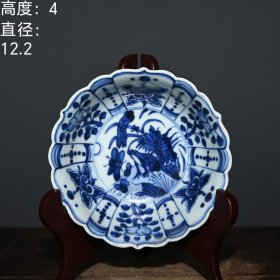清代纯手绘荷花果实纹捏边平底茶碗。lxl 高度：4厘米 直径：12.2厘米