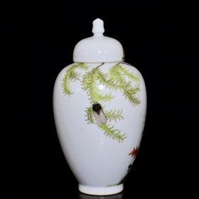 清乾隆粉彩虫草纹罐 24.5/13厘米