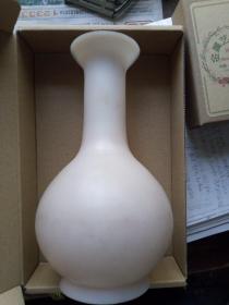 老式 塑料花瓶
