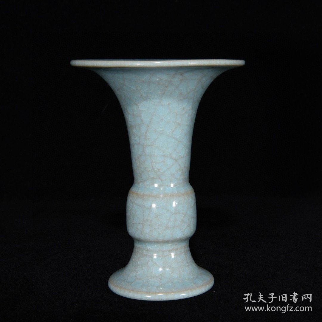 点击查看原图 汝窑冰裂纹花觚,15×11厘米