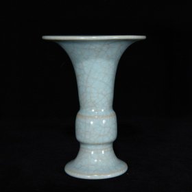 汝窑冰裂纹花觚,15×11厘米