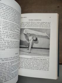 GYMNASTICS FOR MEN ：A  Competitive Approach for Teacher and Coach 英文原版 图文册〈 男子体操 训练方法〉布面精装16开 纸张好 厚重册册