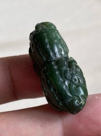晚清新疆碧玉花生挂件