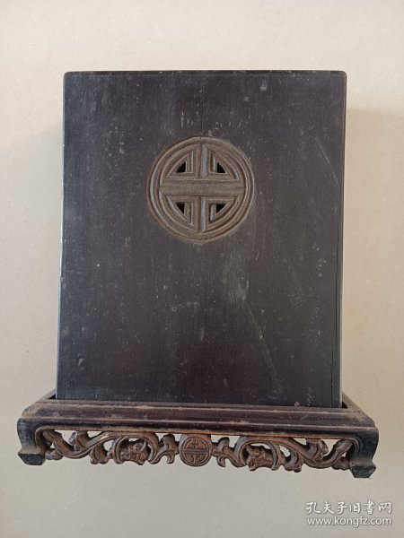 老佛龛 老供匣 外盒前后面有干裂 图六外盒一角有小磕残 图八底干裂纹 总高33 宽11.5/7.5 长28/23.5