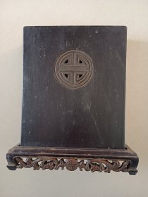 老佛龛 老供匣 外盒前后面有干裂 图六外盒一角有小磕残 图八底干裂纹 总高33 宽11.5/7.5 长28/23.5