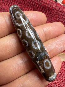 有些年头 藏传 双鱼头 供朱砂 21眼老天珠 有清晰香灰沁 手感极其油润 宝光内敛 59*14MM