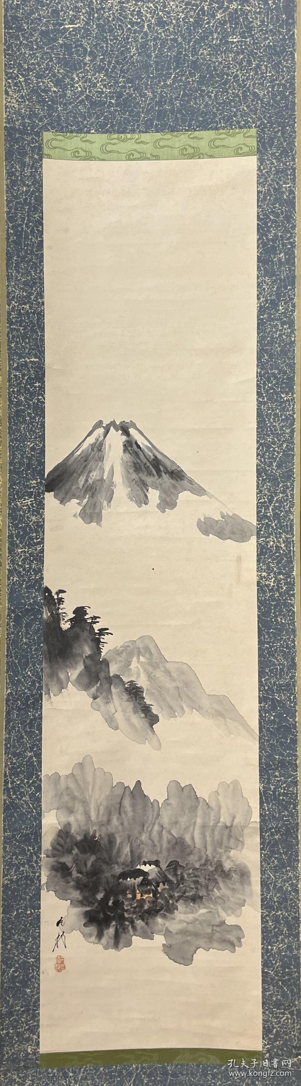 日本近代四条派画家星晓村作品，富士山图，纸本纸裱，木质轴头，画心134*32.8，墨法自由奔放，不拘常格，有抽象派之风，画家作品罕见