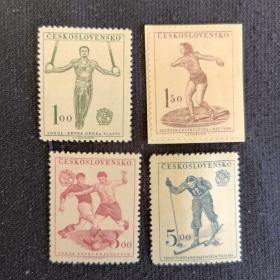 A521捷克斯洛伐克邮票1951年 第9届索科伊联盟代表大会体育 吊环 铁饼 足球 滑雪 新（一枚是贴票剪片，面有瑕疵）4全雕刻版