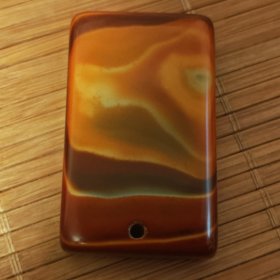 天然玛瑙狐狸头牌饰图案一块放漏出