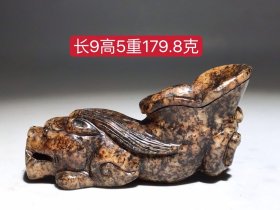 和田玉龙爵杯，玉质细腻，包浆厚重，沁色入骨，雕工精细，品相完美，细节如图！