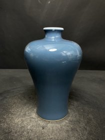 单色釉梅瓶，
