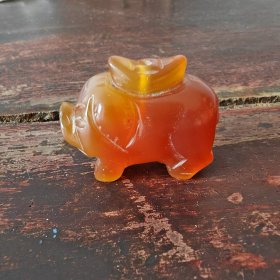 黄玛瑙招财猪