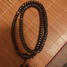 非常漂亮稀罕的黑珠子项链一条放漏出